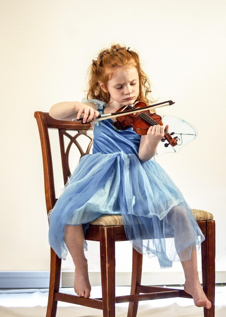 merry christmas, violin, child, girl, music, musical instrument, portrait, girl portrait, stringed instrument, bowed string instrument, instrument, musical, musician, young, playing, violin lesson, classical music
